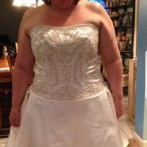 NWT Casablanca Wedding Dress